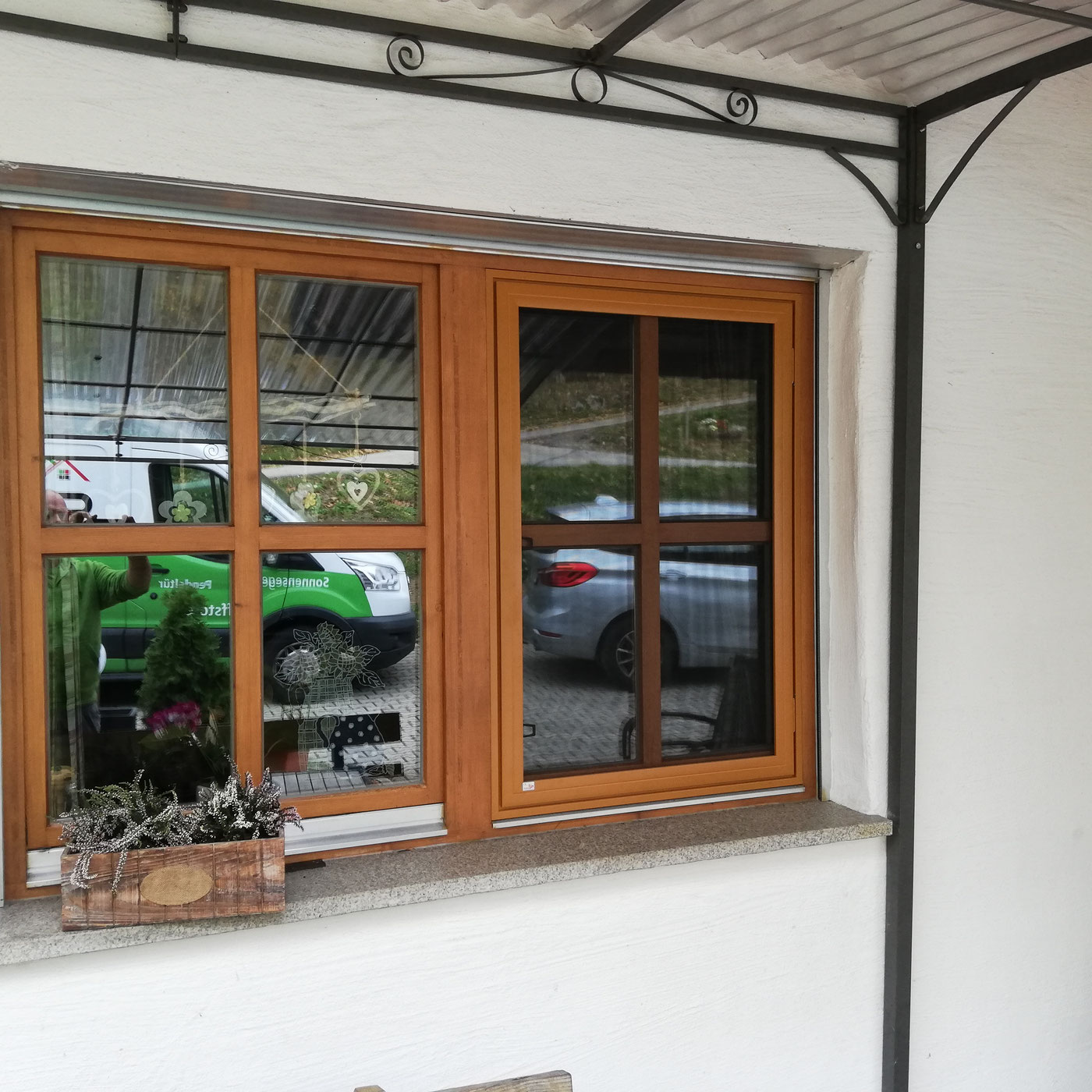 Drehfenster. Montiert in Ringelai.