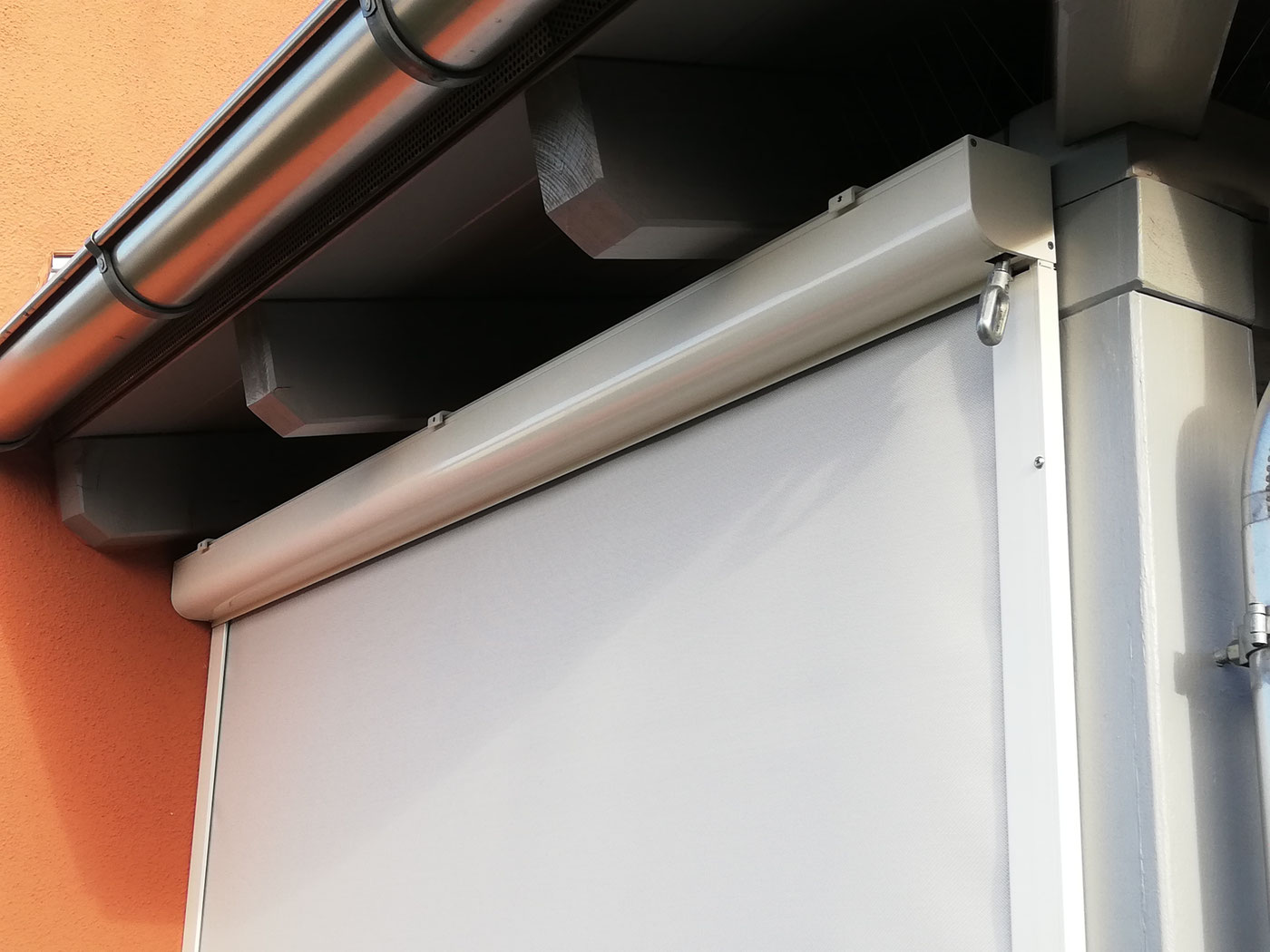 Zip-Screen mit Kurbelbedienung