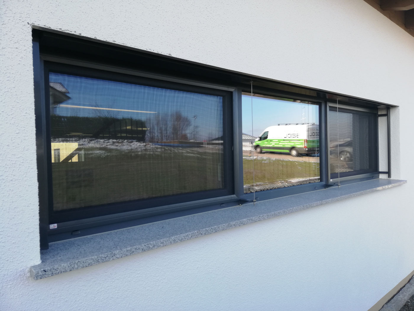 Spannrahmen für Büroräume in RAL 7016